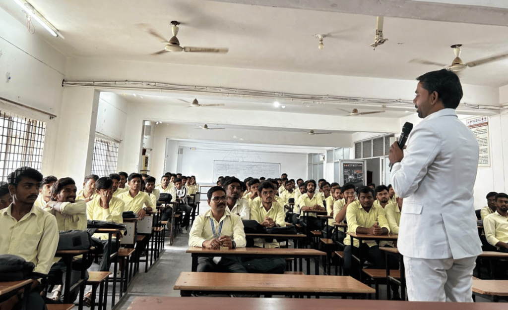 Apna Career Pe career development expert for students